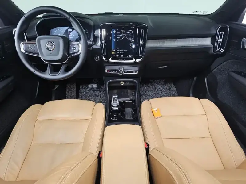 2022 Volvo XC40 с пробегом 34 147 км