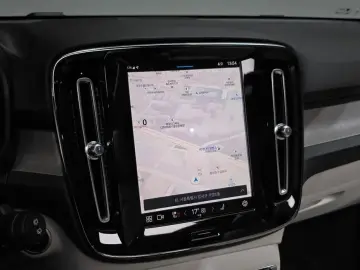 2023 Volvo XC40 с пробегом 21 976 км