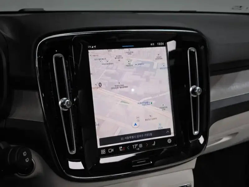 2023 Volvo XC40 с пробегом 21 976 км