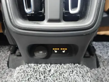 2022 Volvo XC40 с пробегом 34 147 км