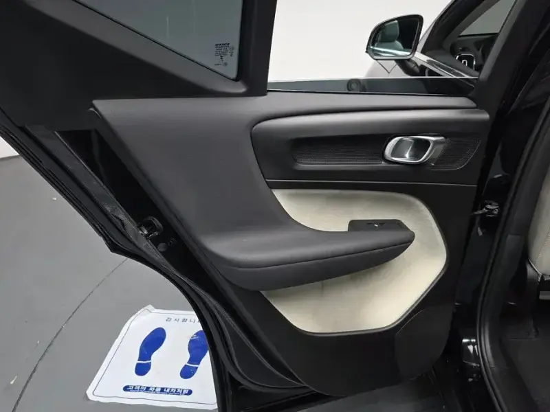 2023 Volvo XC40 с пробегом 21 976 км
