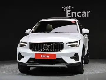2025 Volvo XC40 с пробегом 6 832 км
