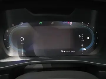 2023 Volvo XC40 с пробегом 14 386 км