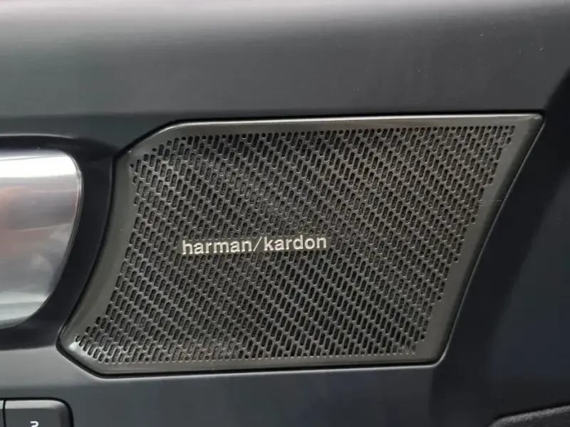 2023 Volvo XC40 с пробегом 14 386 км