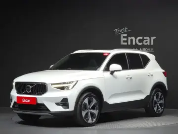 2022 Volvo XC40 с пробегом 36 377 км