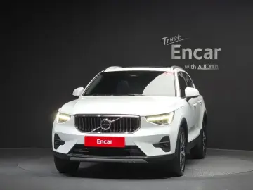 2022 Volvo XC40 с пробегом 36 377 км