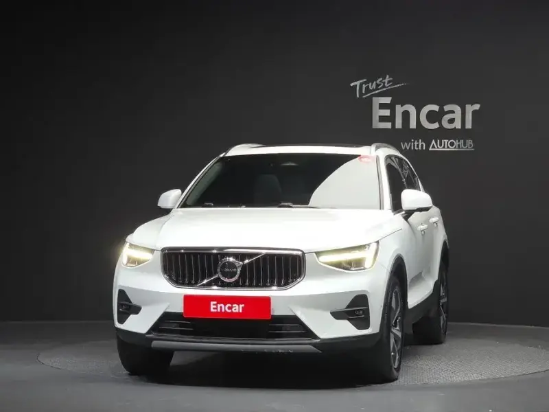 2022 Volvo XC40 с пробегом 36 377 км