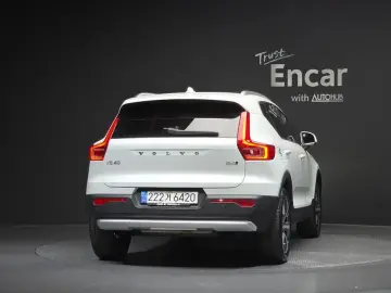 2022 Volvo XC40 с пробегом 36 377 км