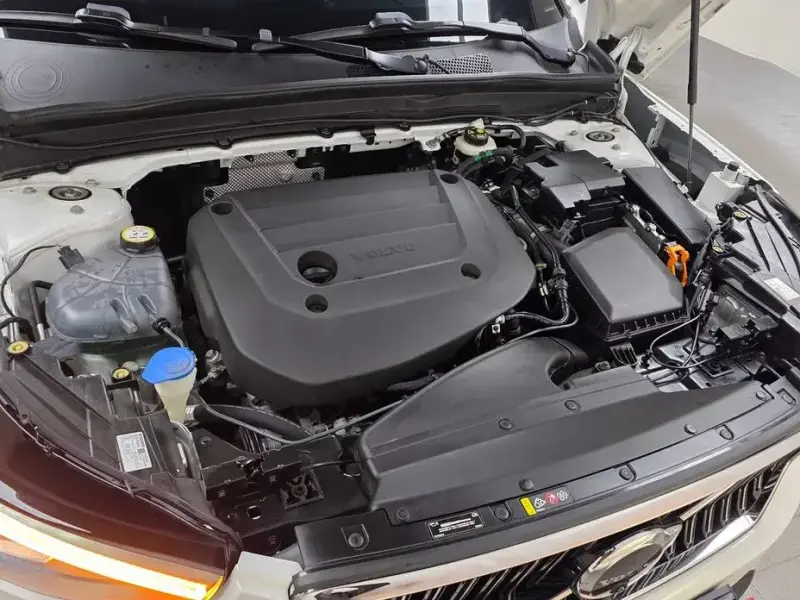 2022 Volvo XC40 с пробегом 36 377 км