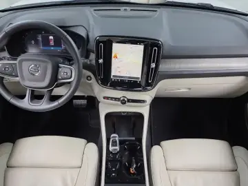 2022 Volvo XC40 с пробегом 36 377 км