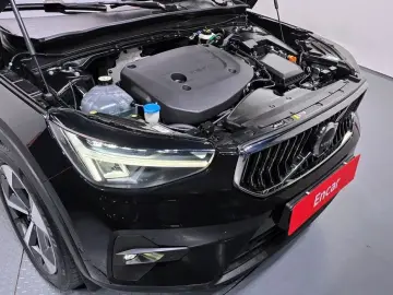 2023 Volvo XC40 с пробегом 24 769 км
