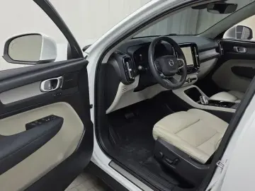 2022 Volvo XC40 с пробегом 36 377 км