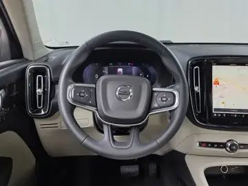 2022 Volvo XC40 с пробегом 36 377 км