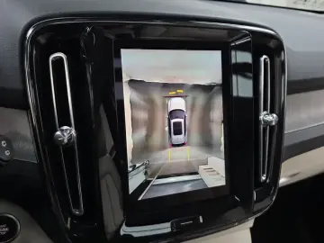 2022 Volvo XC40 с пробегом 36 377 км