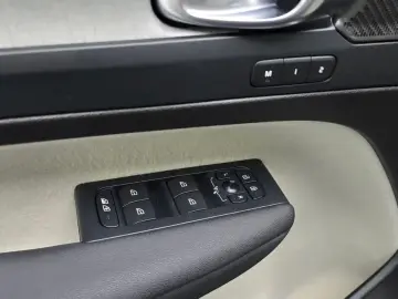 2023 Volvo XC40 с пробегом 24 769 км
