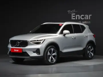 2024 Volvo XC40 с пробегом 17 509 км