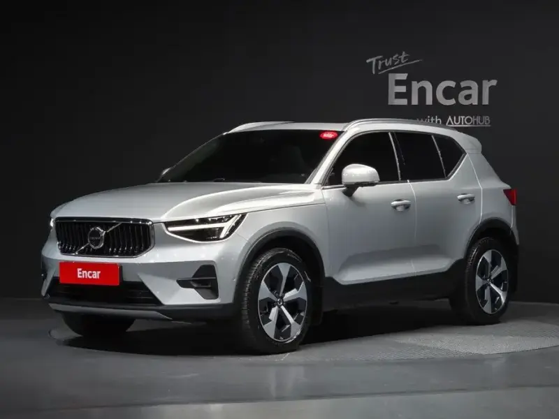 2024 Volvo XC40 с пробегом 17 509 км