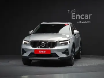 2024 Volvo XC40 с пробегом 17 509 км