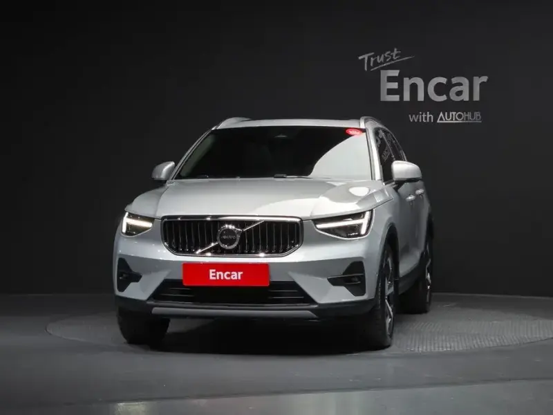 2024 Volvo XC40 с пробегом 17 509 км