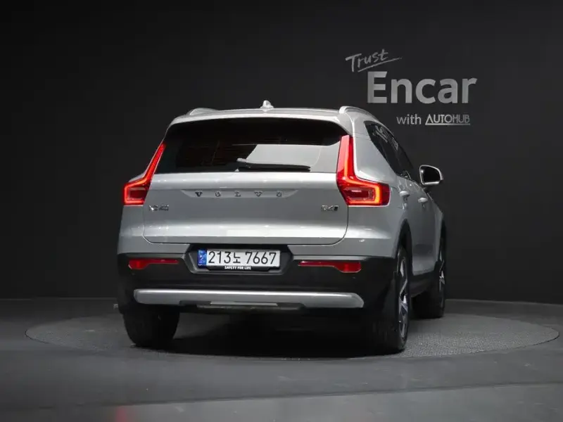 2024 Volvo XC40 с пробегом 17 509 км