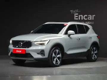 2024 Volvo XC40 с пробегом 15 000 км