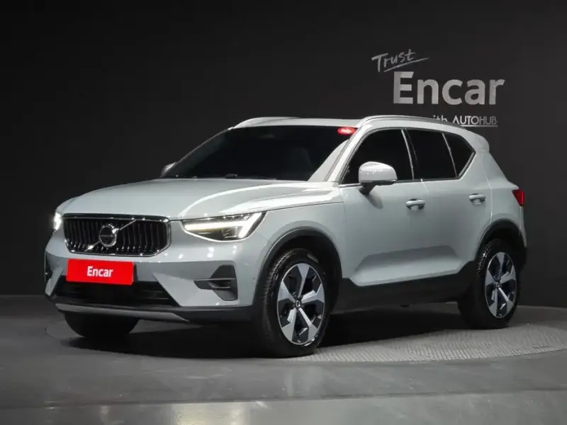 2024 Volvo XC40 с пробегом 15 000 км