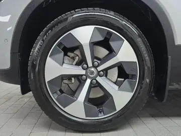 2024 Volvo XC40 с пробегом 17 509 км