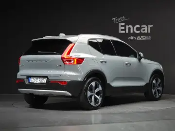 2024 Volvo XC40 с пробегом 15 000 км