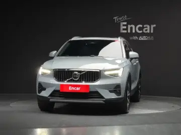 2024 Volvo XC40 с пробегом 15 000 км