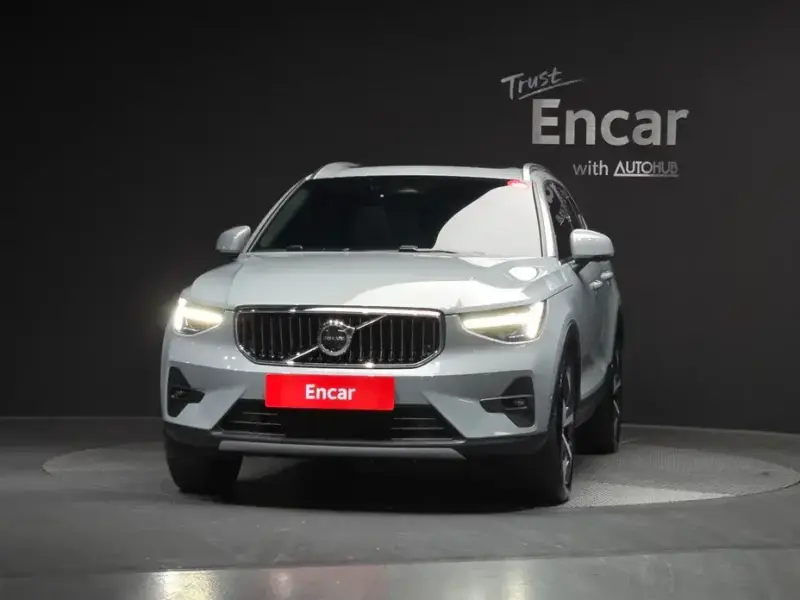 2024 Volvo XC40 с пробегом 15 000 км