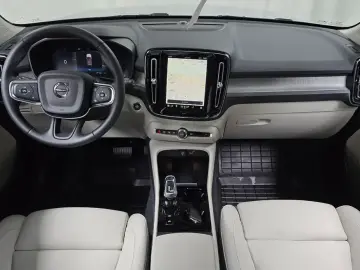 2024 Volvo XC40 с пробегом 17 509 км