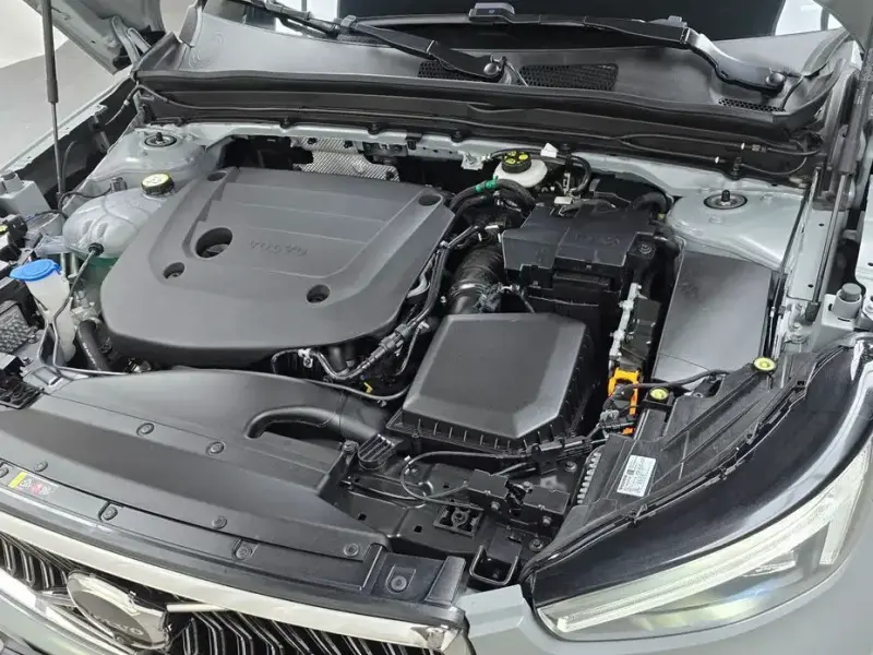 2024 Volvo XC40 с пробегом 15 000 км