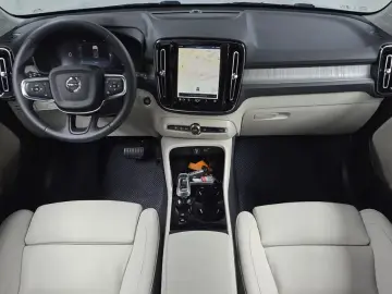 2024 Volvo XC40 с пробегом 15 000 км