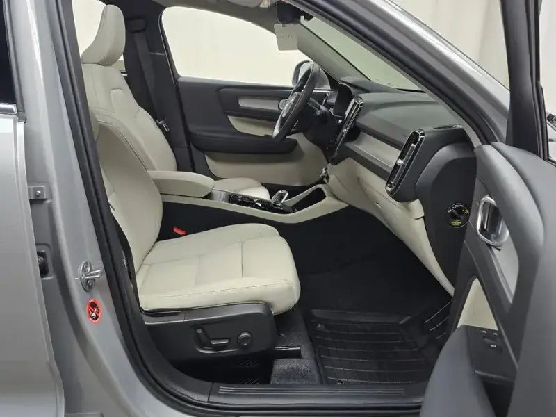 2024 Volvo XC40 с пробегом 17 509 км