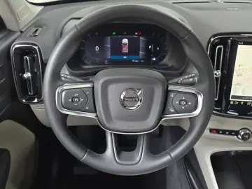 2024 Volvo XC40 с пробегом 17 509 км