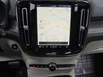 2024 Volvo XC40 с пробегом 17 509 км