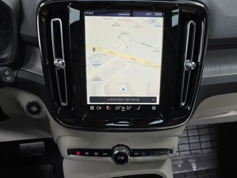 2024 Volvo XC40 с пробегом 17 509 км