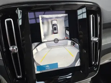 2024 Volvo XC40 с пробегом 17 509 км