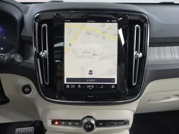 2024 Volvo XC40 с пробегом 15 000 км