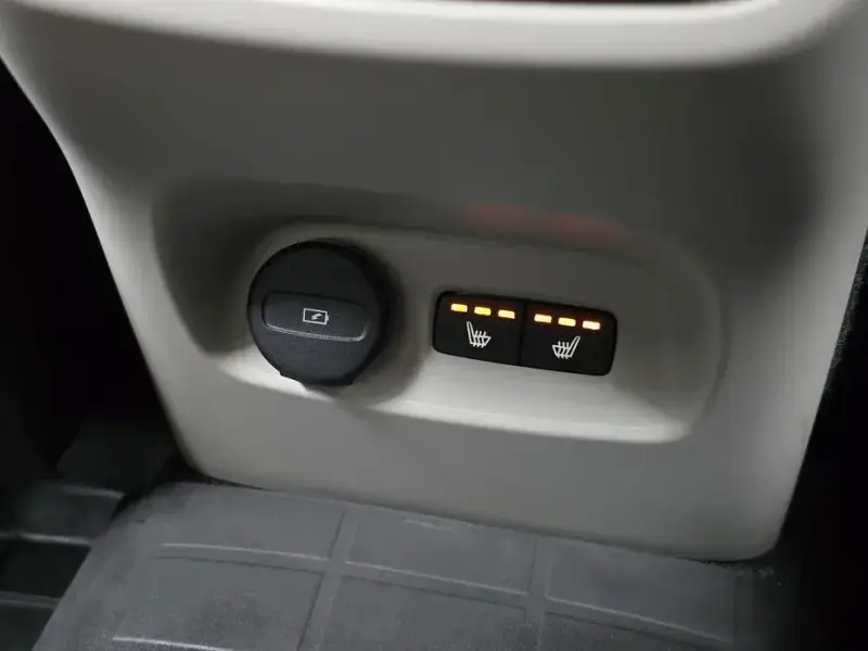 2024 Volvo XC40 с пробегом 17 509 км
