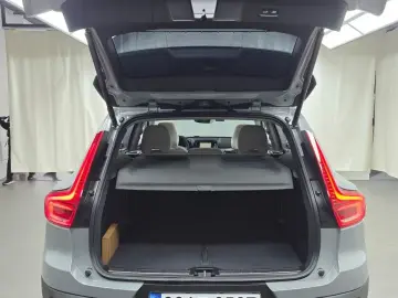 2024 Volvo XC40 с пробегом 15 000 км