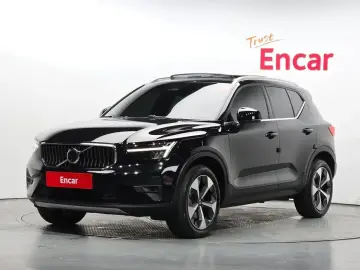 2023 Volvo XC40 с пробегом 50 864 км