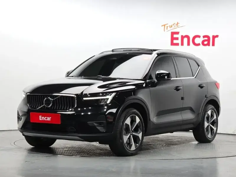 2023 Volvo XC40 с пробегом 50 864 км