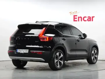 2023 Volvo XC40 с пробегом 50 864 км