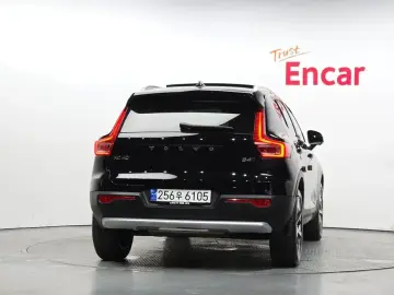 2023 Volvo XC40 с пробегом 50 864 км