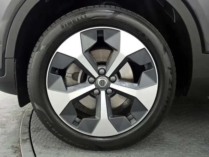 2023 Volvo XC40 с пробегом 50 864 км