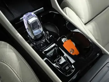 2023 Volvo XC40 с пробегом 50 864 км