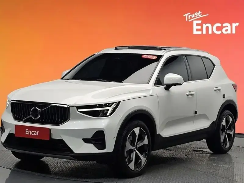 2023 Volvo XC40 с пробегом 46 011 км