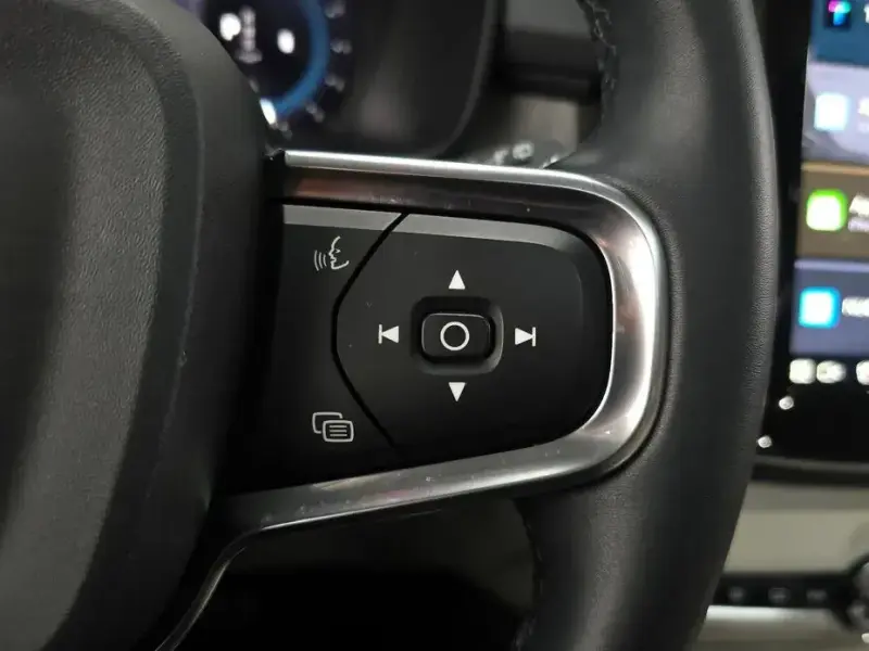 2023 Volvo XC40 с пробегом 50 864 км
