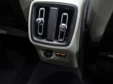 2023 Volvo XC40 с пробегом 50 864 км
